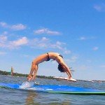 GYMAX Floating Water Pad, 9/18 FT x 6 FT Water Foam Mat with Rolling Pillow, 3-Layer Floating Island for Pool River Lake Beach Sea Water Activities (Blue, 18 Feet)