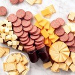 Hickory Farms Signature Beef Meat and Cheese Gift Basket (Large) - Food Gift Box | Charcuterie Board Food | Sausage and Cheese | Father's Day Gift | Mother's Day Gift | Christmas Gift Basket | Holiday Gift Basket | Housewarming Gift | Gourmet Food Gift Basket | Sausage and Cheese Gift Set | Sympathy Gift | Food Care Package