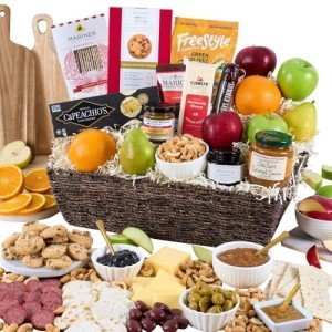 GourmetGiftBaskets.com Deluxe Fruit Basket - Gourmet Gift Baskets Prime - Fruit Gift Baskets - Food Gift Baskets Prime - Birthday, Christmas, Sympathy, Men, Women, Family