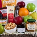 GourmetGiftBaskets.com Deluxe Fruit Basket - Gourmet Gift Baskets Prime - Fruit Gift Baskets - Food Gift Baskets Prime - Birthday, Christmas, Sympathy, Men, Women, Family