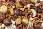 Candy and Snack Gift Basket– Thanksgiving Variety Gourmet Food Gifts Prime- Holiday Chocolate and Nut Gift Box, Assortment Tray- Idea for Men, Woman & Families- Bonnie & Pop
