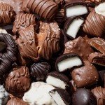 BONNIE AND POP - Valentines Day Gift Basket for Women | Chocolate Gift Box for Woman | Gift Set for Valentines, Her, Mom, Wife, Girlfriend, Lover, Romantic | Bonnie and Pop