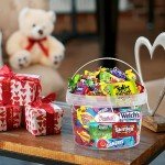 Bulk Candy Variety Pack - 2 Pound Care Package Assorted Basket, Snack Food Gift, Office Assortment Gift for Birthday Party, Kids, College Students & Adults (Pack of 1))