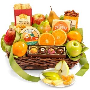 The Classic Deluxe Fruit Basket