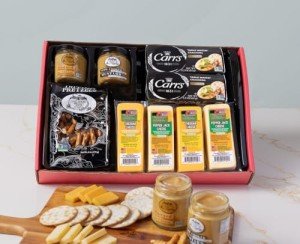 Wisconsin Cheese Company - Deluxe Specialty Cheese Gift Box - 100% Wisconson Cheddar & Pepper Jack Cheese, Cracker, Pretzel & Mustard | Perfect for Parties, Charcuterie Boards and Birthday Gifts | Charcuterie Board Food | Cheese & Crackers | Housewarming Gift | Birthday Gift | Gourmet Food Gift Box