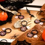 Uneedity Halloween Gifts for Her Him Teen Girls Young Lady Female Child Women Men Funny Halloween Boo Basket Ideas Gift on Halloween Cool Ghost Keychain Gifts（Black）