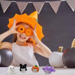 Muyiz 4 Pack Knitted Wool Halloween Toys with Positive Card Crochet Dolls for Halloween Party Favors Treat Bags Cheer Up Gifts