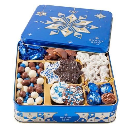 Christmas Gift Basket, Winter Snowflake, Holiday Snack Assortment with Chocolate Pretzels, Peppermint Bark, Nuts & More – for Families, Coworkers, and Office Sharing, Bonnie and Pop