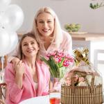 Reallnaive Baskets for Gifts Empty Sturdy Woven Bamboo Gift Basket with Gift Bags and Ribbons for Christmas Thanksgiving Birthday Mothers Day Housewarming Party Gift Wrapping, 12"x 8"x 6" (1 Set)