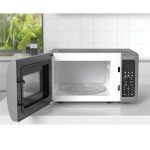 Emerson MW7601SL Compact Countertop Microwave Oven with Sleek Mirrored Finish Door 10 Power Levels, 6 Auto Menus, Glass Turntable and Child Safe Lock, 0.7 Cu. Ft, Silver