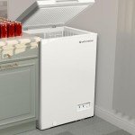 West Bend Chest Freezer with Adjustable Temperature Control, Free-Standing with Single Flip-Up Lid, Manual Defrost with Drain Perfect for Homes, Garages, Basements, 5-Cu.Ft, White