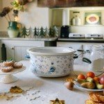 Laura Ashley Slow Cooker 6.8 Quart - Large Slow Cooker 6.8 QT for 8 to 10 People - Energy Efficient Slow Cookers with 3 Heat Settings - Dishwasher Safe Removeable Ceramic Crock & Tempered Glass Lid