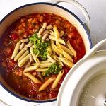 Vermicula NBG22R Cast Enameled Pot, 8.7 inches (22 cm), Natural Beige, Waterless Cooking, Exclusive Recipe Book Included, Oven Pot Round