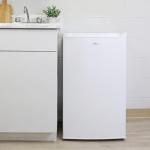 Koolatron Upright Deep freezer – 3 Wire Baskets, Garage Ready, Meat Storage, Manual Defrost, Space Saving, Congelador For Home, Apartment, Basement, Dorm, Room, 3.1 Cubic Feet Capacity White