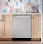 GE GDT670SGVWW 24″ Top Control Built‑In Dishwasher – White, Stainless Steel Interior, 3rd Rack, Sanitize Cycle, 45 dBA