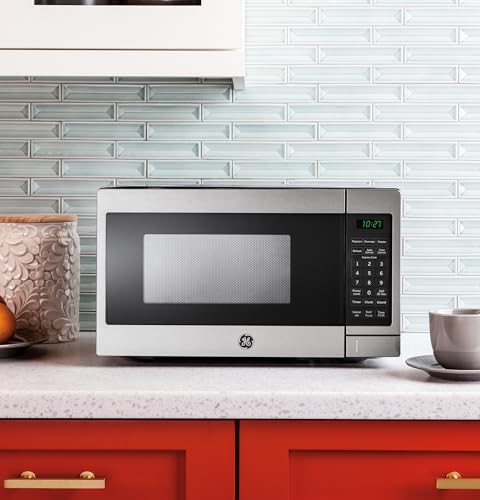 GE 0.7 Cu. Ft. Stainless Steel Microwave