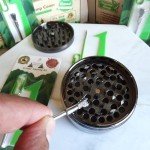 Grinder Cleaning Kit For Herbs Coffee Grinders Cigarette Rolling Papers Machine Pre Rolled Cones Poker Wax Tool Cone Loader 1 1/4 Size King Pre Rolls