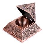 Hipiwe Windproof Metal Pyramid Ashtray - Vintage Egyptian Style Cigarette Ashtray Holder with Lid, Desktop Tobacco Ash Tray for Outdoor Indoor, Patio, Office, Home Decorative Art, Red Bronze
