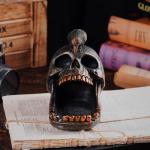 Skull Crow Decoration Desktop Organiser，Creative Skull Cigar Ashtray，Collectible Jewelry Trays for Home Office Desk Supplies Organizer Accessory.