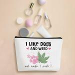 SEAOYOZO Dog Weed Lover Gifts Cute Makeup Bag Accessories for Women Girl Funny Dog Mom Gifts Cosmetic Bag for Female Her Girl Niece Travel Toiletry Bag for Dog Owner