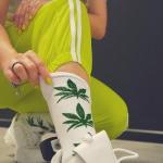 UTTPLL Winter Socks for Men Women Marijuana Weed Leaf Printed Cotton Crew Boot Scoks Maple Leaf Athletic Hiking Socks Black Green One Size