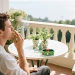 Neletao Cute Ash tray Cool Ashtrays for Weed Smokers & Bong Users, Fantastical Mushroom Ashtray Resin Ashtray Decor for Home Office, Ornament Gifts Red & Green