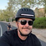 ASIEVIE Bike Helmet with Bluetooth, Smart Bike Helmet for Adults Men Women with Built-in Speakers, Auto Brake Blinker, Front and Rear LED Turn Signals Remote Control, Smart Cycling Helmet.(Black, M/L)