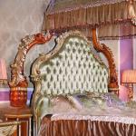 Italian Louvre Deluxe Solid Wood Double Bed Princess Style with Fabric Curtains Palace or Master Bedroom European Bed Frame