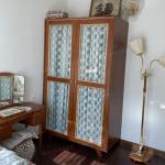 Grandma's big wardrobe French retro double door wardrobe solid wood gauze curtain American glass cabinet small apartment bedroom