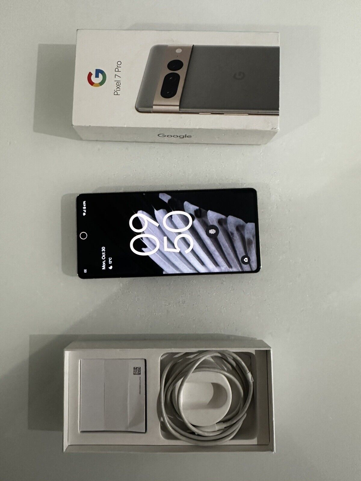 Google Pixel 7 Pro – Unlocked Android 5G smartphone with telephoto lens, wide-angle lens and 24-hour battery – 128GB – Obsidian