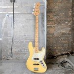 Fender Player Jazz Bass - Buttercream, Maple Board