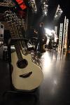Yamaha APX600 Vintage White Acoustic-Electric Guitar