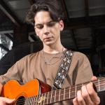 WELAIYOOUQ Jacquard Guitar Strap with Leather Ends