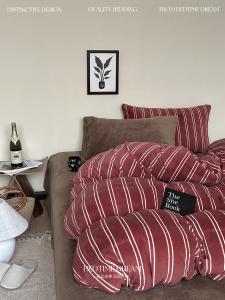 Four-piece set of household retro style red stripes thickened warm quilt cover bed sheet bedding double-sided simple and modern