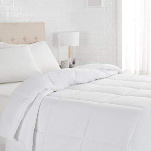 Amazon Basics White Down Alternative Comforter and Duvet Insert with Corner Tabs (King, Light)