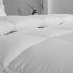 ACCURATEX Duvet Insert King Comforter - Fluffy Down Alternative Fill Hotel Collection Comforter for King Bed,Lightweight Soft All Season Duvet Insert with Corner Tabs - Machine Washable,White,104x90