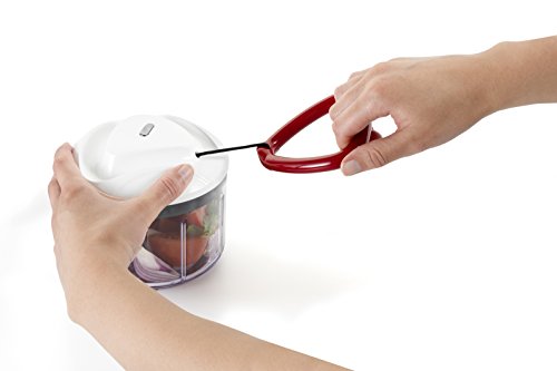 Zyliss E910015 Easy Pull Food Processor | 750ml Capacity | Plastic/Stainless Steel | White/Red | Manual Handheld Food Chopper/Slicer/Blender With Pull Cord | Dishwasher Safe | 5 Year Guarantee