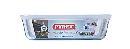 Pyrex Rectangular Dish with Plastic Lid 1.5L