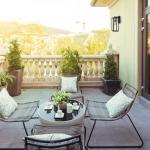 GLOBE Electric 44176 1-Light Outdoor/Indoor Wall Sconce, Matte Black Finish, Clear Glass Shade, Weather-Resistant Modern Exterior Light