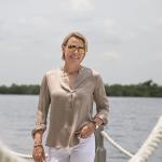 Revo Sunglasses x Annika I: Polarized Lens with Navigator Frame, Rose Gold Frame with Champagne Lens