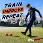 SKILL BLOX Soccer Kick Up Training Dice (2 pcs) - Football Soccer Gifts - Soccer Ball Juggling Skills. Gifts for Boys and Girls. Kick Ups Training