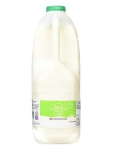 Amazon Semi Skimmed Milk - 4 Pints