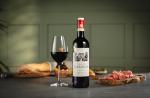 Bordeaux Red Wine Gift Set in Wooden Box