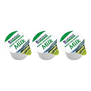 Lakeland Semi-Skimmed Milk Pots - 2 Pack