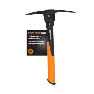 Fiskars IsoCore Pickaxe Mattock with Shock Absorbing Handle, 1.5 lb