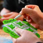 Asmodee So Clover! Party Game - Cooperative Word Association Board Game for Ages 10+, 3-6 Players, 30 Min Playtime