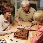 Magnetic Game Chess, Magnet Chess 40 Piceses Fun Family Games for Kids and Adults, Table Top Board Game for Game Night 2-4 Players (Brown)