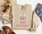 Booktrovert Bunny With Reading Glasses and Bow Tie, Rabbit Sweatshirt Book Lover Gift, Cute Cozy Reading Sweatshirt, Bookish Rabbit Shirt