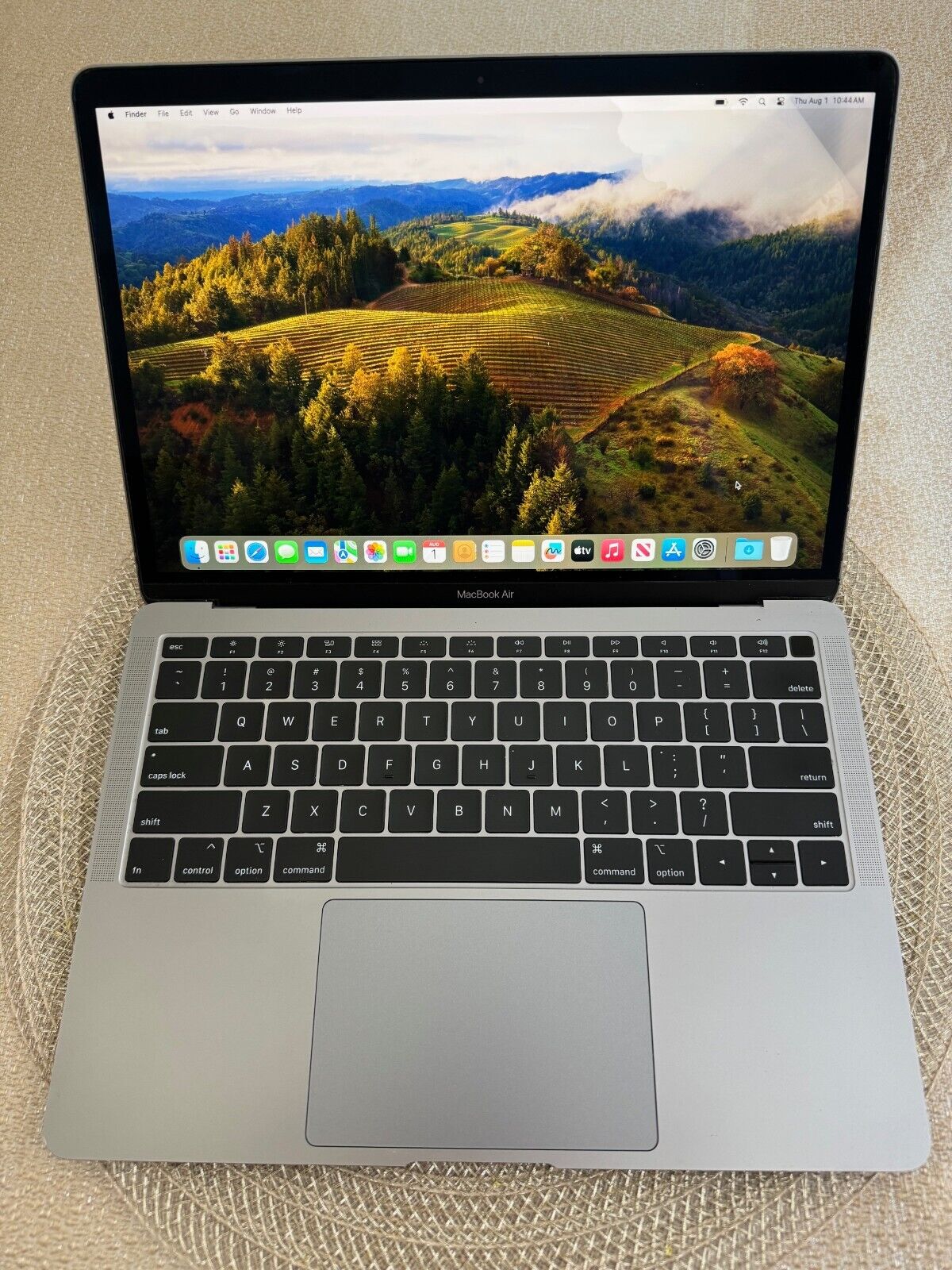 Apple MacBook Air 13" 1.6GHz i5, 8GB, Gray