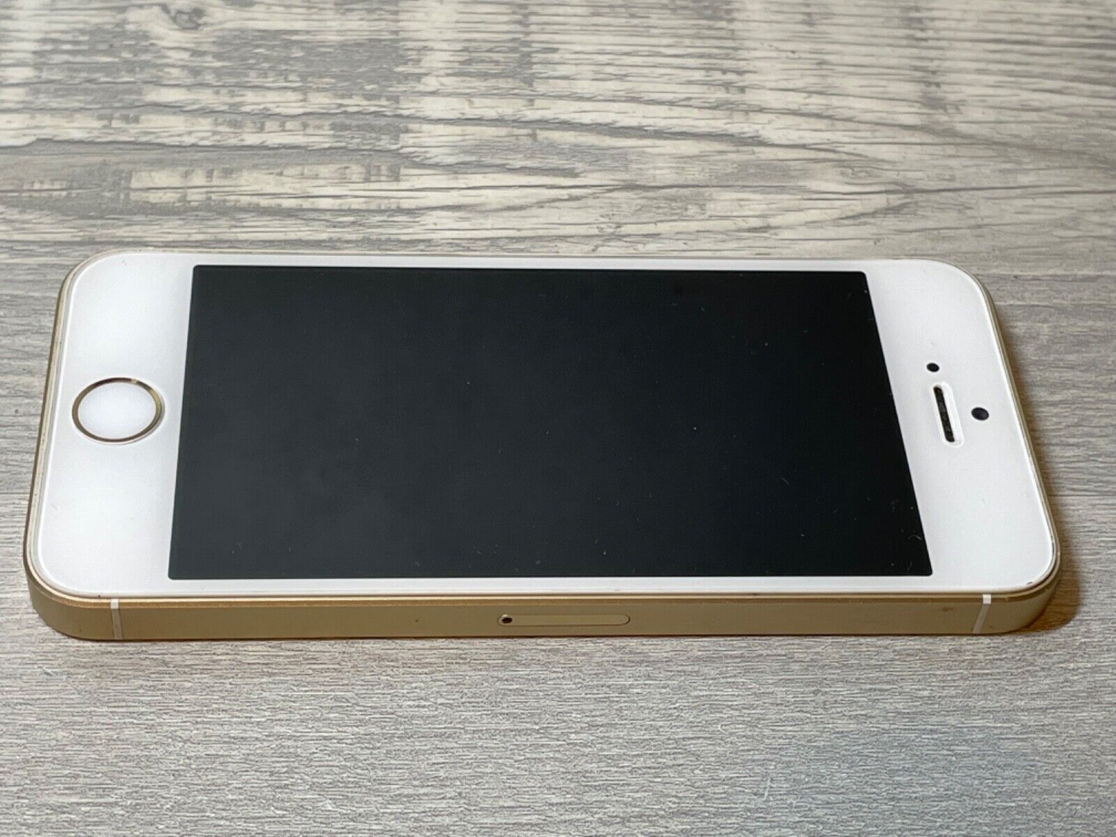 Apple iPhone SE 1st Gen - Unlocked - All Colors